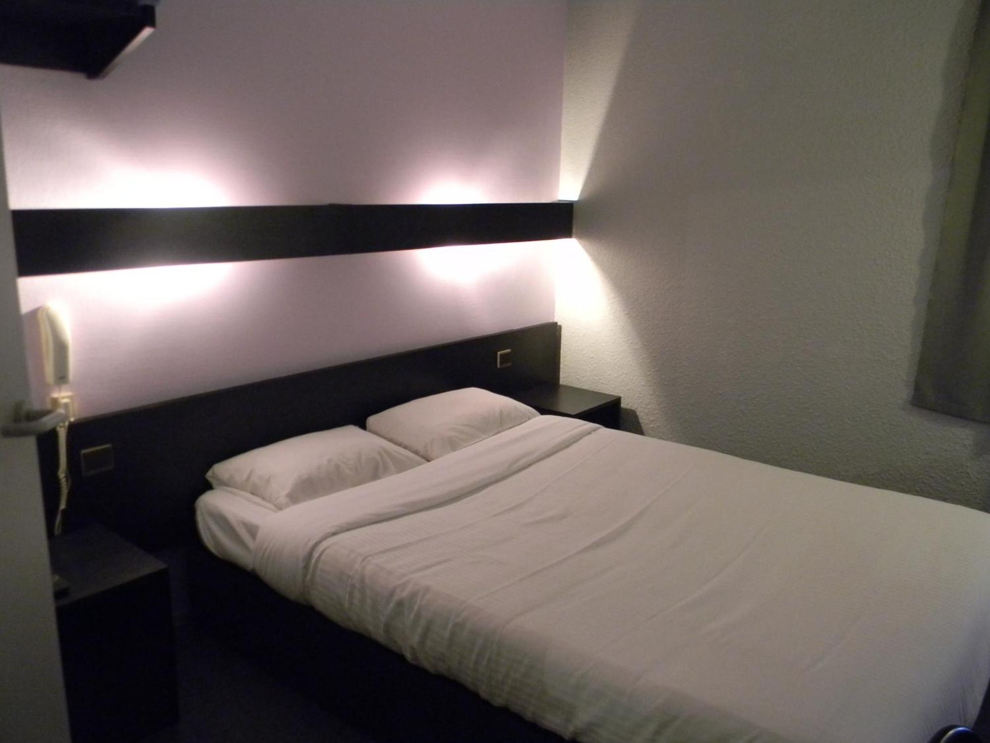 Class-Hotel Poitiers Esterno foto